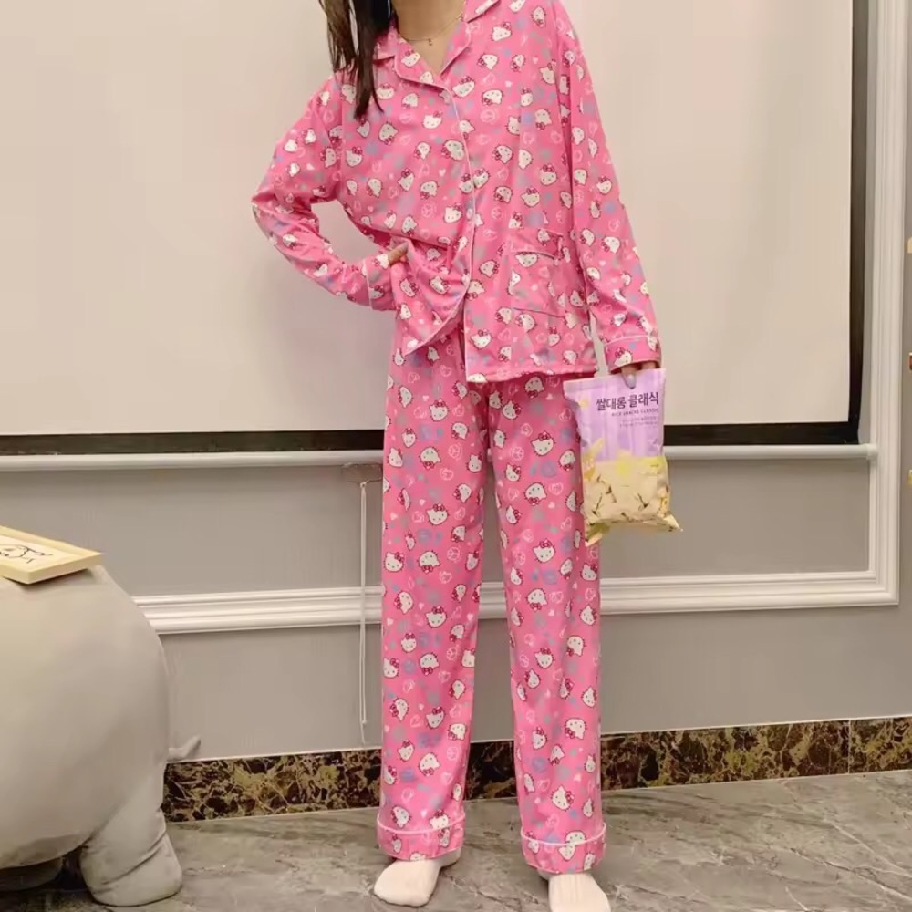 Hello Kitty PJ set ✌🏼☮️ - Picture 3 of 15